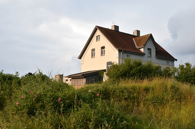 dom na wzgórzu
