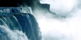 Co oznacza moc silnika w odkurzaczu?