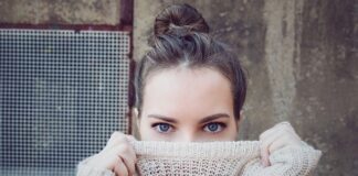 Czy sweter pasuje do krótkich spodenek?